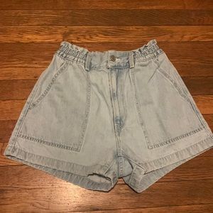 Levi’s High Waisted Elastic Shorts